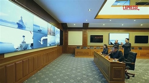 Corea del Nord, il secondo imponente test con missili da crociera sotto lo sguardo di Kim e di sua figlia