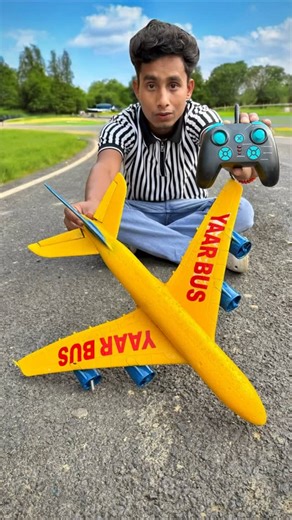 anam short on Instagram: "Mara airplane ko coloring korka airbus kor deya😍🔥#shorts #airplane #airbus #flying #unboxing #view"