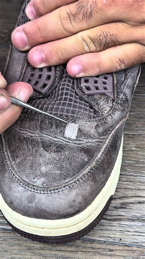 Shoelada conditioner leaves the suede or nubuck smooth # #shoelada #shoedoc #shoecleaner