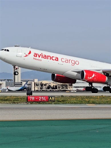 Avianca Cargo taking off. #aviation #planespotting #airplanes