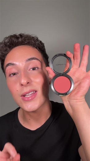 Trying a new MAC Blush Every Week.. this week it’s BURNT PEPPER! Hmmm.