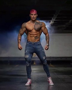 1...2...3 Pose! #bodybuilding | Ross Dickerson