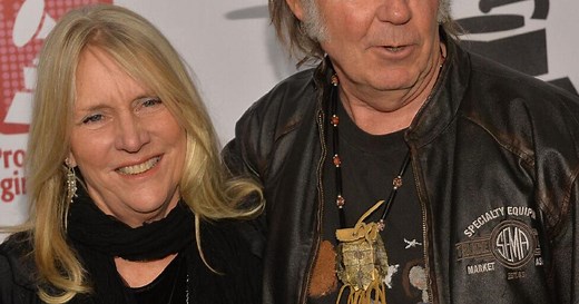 Neil Young to divorce wife of 36 years