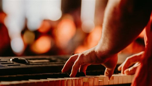 15 Best Piano Songs of All Time - Singersroom.com