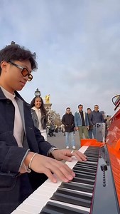 Wait for it …. Unbelievable ending 😈…. . . . . . . #piano #trendingsong #musicians @vantoan___ | Raj Chaudhary