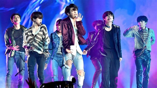 BTS (防弹少年团) - DNA _ Fake Love (AMA 和 BBMA 现场演唱)