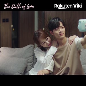 Say cheese! 📸😊 Yang Zi and Xiao Zhan enjoy a sweet date at home taking some happy snaps on a Polaroid camera… 💕 Watch The Oath of Love now – on Viki: https://bit.ly/TheOathofLoveSNS | Viki