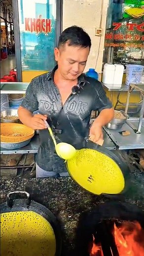 Bánh Xèo Vietnam’s Famous Crispy Pancake Have You Tried Vietnam’s Crispiest Street Food Bánh Xèo
