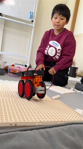 スティームスタジオ on Instagram: "こんにちは STEAM STUDIOです😊 今回のテーマは『エンジニアリングデザイン』です。 何度も改良し、段差や瓦礫に見立てた障害物を乗り越えて進むロボットを制作しました。 #STEMON #ステモン #ステモン郡山 #よみとき算数 #そろたっち ことばの学校 ザベリオ学園 steam教育 steam教育を広めたい アクティブラーニング型学習塾 小学生プログラミング教室 子どもプログラミング プログラミング小学生 プログラミング教室小学生 プログラミング的思考力 非認知能力を育てる 非認知能力が子どもを伸ばす 探究学塾 知育ママさんと繋がりたい プログラミング的思考"