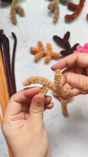 Fuzzy wire antler tutorial #fuzzywireantler #fuzzywirecrafts #fuzzywiretutorial | Crafty Ivy
