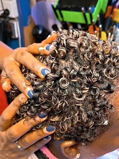 Short Curly Hairstyles and Color Ideas for Curly Perms