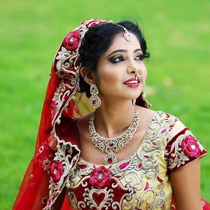 My prettiest North indian bride. Subtle yet glamour day look! For more details - Call 86696 65505 , Web - http://www.monzbridallounge.com/ #monzbridallounge #bridalmakeupartistsinindia #makeupclassesinpune #monzmakeovers | Monz Bridal Lounge - Former Monz Beauty Parlour
