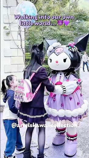 Walking with Kuromi was a dream come true... 🥺💜