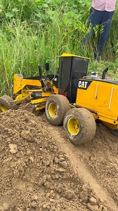 147K views · 2.1K reactions | RC Motor Grader Smoothing Real Dirt Like a Pro!  #RCGrader #RCConstruction #RCMachinery #CATRC #RCHeavyEquipment #ToyMachines #MiniGrader #RemoteControlGrader | SMEY RC Official | Facebook