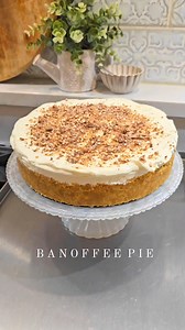 This Banoffee Pie is perfect for using up overripe bananas. The best thing about this recipe is it involves no baking (no one wants to turn the oven on in this heat 😅) and can be made a day in advance and chilled until ready to serve. It's a great dessert to make if you're planning a summer BBQ because it can be made well in advance. 🫶🏼 Af BANOFFEE PIE You will need: • 200g digestive biscuits, crushed • 130g butter, melted • 1 can of caramel • 2 - 3 bananas, sliced (ripe bananas work best, I 