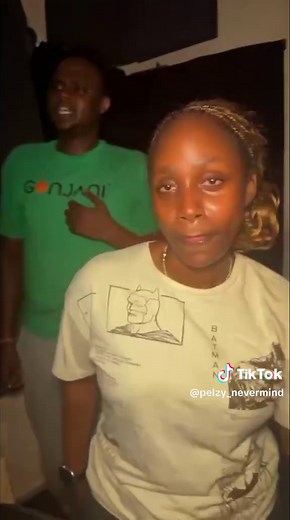 Doro ya Pelzy: Kila Mtu ni Bloody