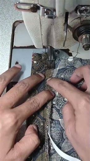 Tips for sewing sleeve hems using elastic #sewing