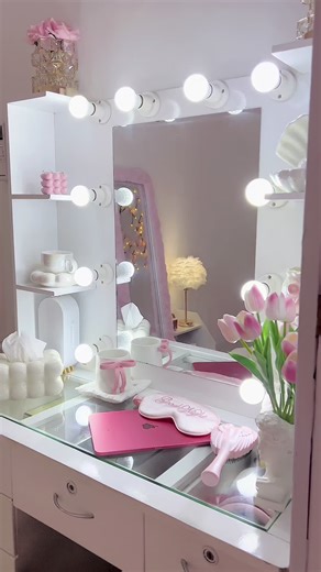Stylish Vanity Mirror Ideas for Your Cozy Bedroom