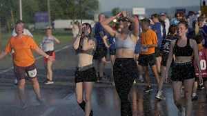 Over 3,000 run on the parkway after work in Syracuse WorkForce race