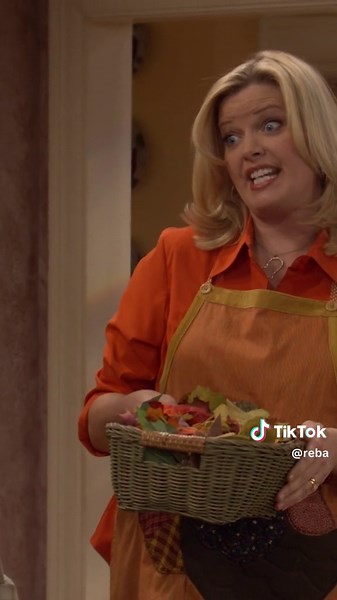 I hope everyone is having a happy Thanksgiving, yard leaf centerpieces and all! 🍂 Watch this full Thanksgiving episode of #Reba on @Amazon Freevee!