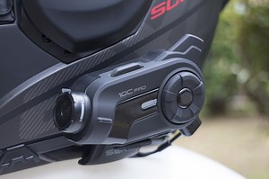 Sena 10C Pro : l'intercom caméra qui immortalise vos rides en vidéo