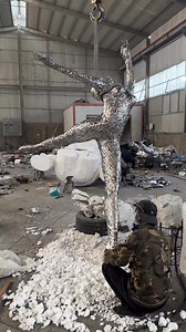 Can a beautiful woman do this?#sculpture#DIY#art | Metal sculpture China