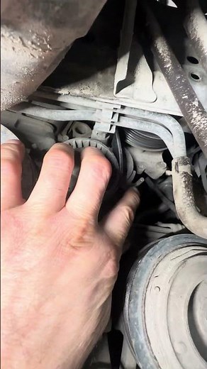 Nissan X-Trail T32 MR20DD accessory belt replacement