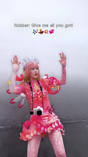 Chisa's Energetic Dance Moves with XG Howling