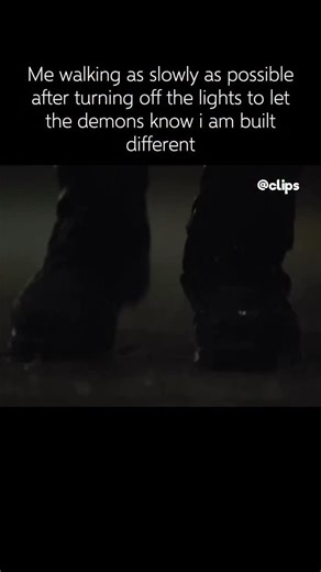 CLIPS on Instagram: "🦇 Interesting fact: The Batman (2022) — To create a version of Gotham that felt grounded and tactile, director Matt Reeves drew inspiration from 1970s “New Hollywood” cinema, specifically the gritty urban atmospheres of films like Taxi Driver and The French Connection. The film’s cinematography utilized experimental lenses—specifically vintage anamorphic lenses that were detuned to create a distorted, “dirty” look around the edges of the frame. This was combined with a “fla