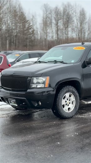 🚨 JUST IN! 🚨 2009 Chevy Suburban LT 4x4 🔥 ONLY 100K MILES 🔥 Big body. Big space. Big reliability. Perfect for families, work, towing, or road trips. ✅ 4x4 — NY winter ready ❄️ ✅ LT Package ✅ Third Row Seating ✅ Massive Cargo Space ✅ V8 Power ✅ Smooth Ride & Comfortable Interior These DO NOT LAST with miles this low 👀 Tap in, message us, or stop by before it’s gone! 📍 West Monroe, NY 📞 315-569-7069 #overdriveauto #forsale #fyp #truck #foryou | Overdrive AUTO Southern Cars