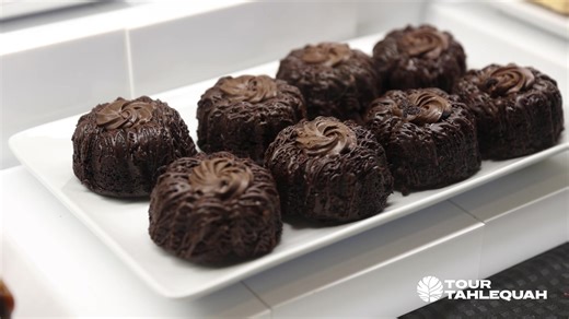 SANTA'S COMING TO TAHLEQUAH! Come to Tahlequah December 7th & 21st for our third annual Classic Christmas Market and enjoy a night full of vendors, carolers, live nativity, concerts, make and take crafts and horse drawn carriage rides! For more information follow this page or, visit https://www.tourtahlequah.com/ and stay up to date on all there is for you and your family to enjoy. Tag you friends that need to see this in the comments below! The Stroll at Norris Pole | Tour Tahlequah