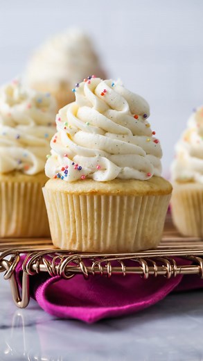 15K views · 187 reactions | This classic, easy vanilla cupcake recipe is soft and moist with a distinct vanilla flavor. No complicated ingredients and less than an hour from start to finish! For the recipe comment “cupcake” or find it here: https://sugarspunrun.com/easy-vanilla-cupcakes/ #vanillacupcakes #vanilla #cupcakes #cakestagram #foodblogger #bakefromscratch #bakefeed #recipeoftheday | Sugar Spun Run | Facebook