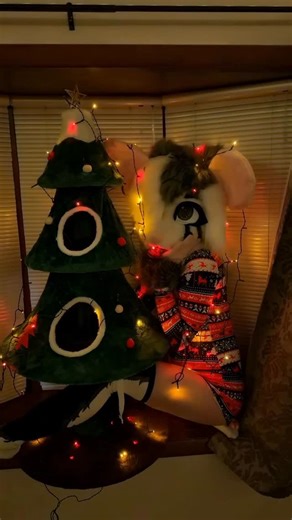 Fox girl on Instagram: "Did someone request furry girls for Christmas 🎁💝 ~ ~ Main: @foxiibebe_ ~ ~ #furry #furryfandom #furryegirl #furries #furrydance"