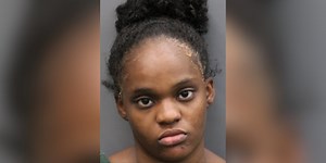 Family members jump in pool to save children when mother tries to drown them, deputies say