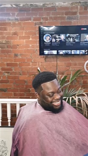 midfade, beard trim & crispy line up