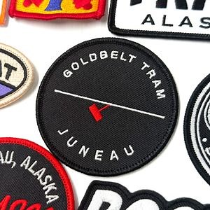 [Hot Item] High Quality Custom Embroidered Uniform Patches for Middle High School College Outdoor Flower Logo Non-Profit Iron-on