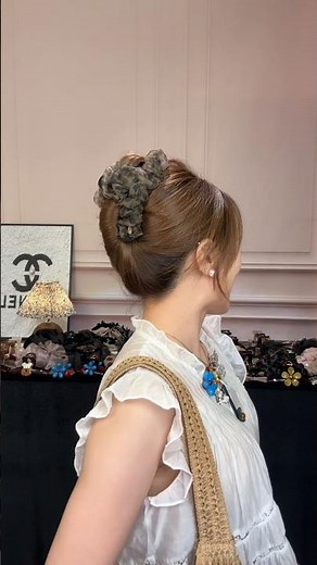 Quick Aesthetic Hair Bun Tutorial with Bow Clip 💕#HairTutorial