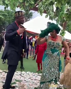 Beautiful Couple🥰💃 . SEND US A MESSAGE FOR PLANNING INQUIRIES/FEATURE REQUESTS . #igboweddings #igbowedding #igbobride #igbankwu #igboweddingsonline #iwoevents | Igbo Weddings