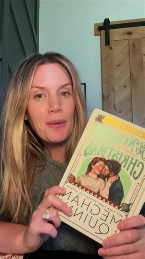 A little in-depth look at the Kringletown special editions. These editions featured colored illustrations, gilded edges, spot gloss on the cover and a ribbon bookmark. 🎄 They are available now! #meghanquinn #howmyneighborstolechristmas #merrychristmasyoufilthyanimal