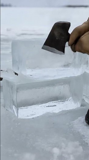 How to Build an Ice Wall Windbreak for Winter Campfire Survival