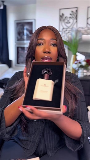 Et si tu créais ton propre parfum ? Le combo parfait du moment : l’huile Purple Musk de Khadlaj mariée aux notes envoûtantes de Vanilla 07 . Une signature unique, douce et irrésistible. #parfum #layering #perfumelover #purplemusk @Swissarabian France @swissarabianperfumes @Khadlaj Perfumes