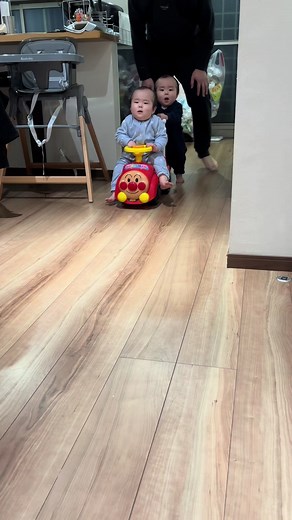 双子の日常：弟の強さと兄の成長