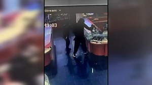 Suspects make off with bag of jewelry in 66 second burglary