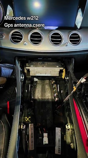 Mercedes w212 Gps antenna csere