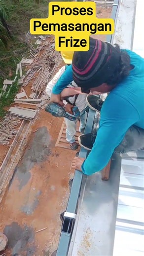 proses pemasangan frise