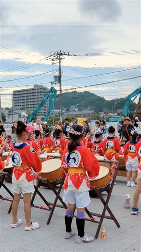 小樽よいとこ（小樽観光協会） | いよいよ明日から、第59回おたる潮まつりが開催されます！ 街がお祭りモードになり、そわそわしている小樽市民も多いはず(^^) ポートマルシェotarue前では、潮太鼓・若潮隊が可愛いお稽古をしていました。 詳細は公式HPにてチェック！... | Instagram