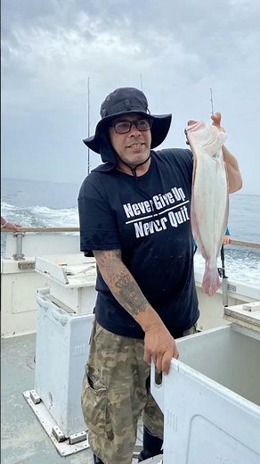 Catching HUGE Fluke & Sea Bass in New Jersey!