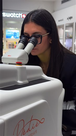 Gioielleria Oromoda on Instagram: "Una leggenda giapponese narra che ognuno di noi nasca con un invisibile filo rosso, legato alla persona a cui siamo destinati. Il tempo può farlo allungare. La vita può annodarlo. Ma non si spezzerà mai. Come questo bracciale Dédié, saldato al polso: un gesto simbolico per dire “per sempre” senza parole. 🎄 Il regalo perfetto per Natale per una promessa, un anniversario o per dire “ti scelgo” ogni giorno. 📍 Vieni a scoprirlo da Oromoda - Via Ferrante Aporti, 7