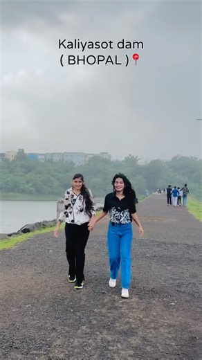 Sandhya🌷 on Instagram: "Fir Kon kon gya hai Kaliyasot dam..(BHOPAL📍📍) . . #explore #bhopal #reels #trending #instagram #algorhythm"