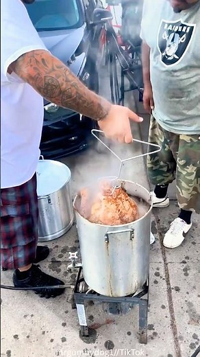 How To Properly Deep Fry A Turkey 🦃